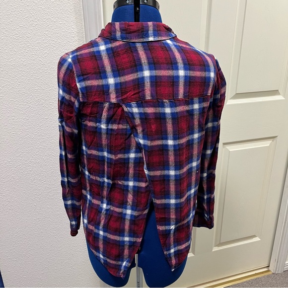 Charlotte Russe Red and Blue Plaid Button Down Shirt - Picture 4 of 5